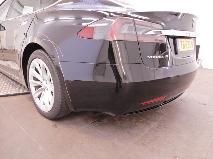 Photo 10 VIN: 5YJSA7E25JF251978 - TESLA MODEL S 