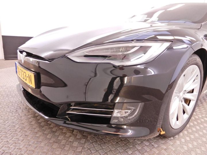 Photo 21 VIN: 5YJSA7E25JF251978 - TESLA MODEL S 