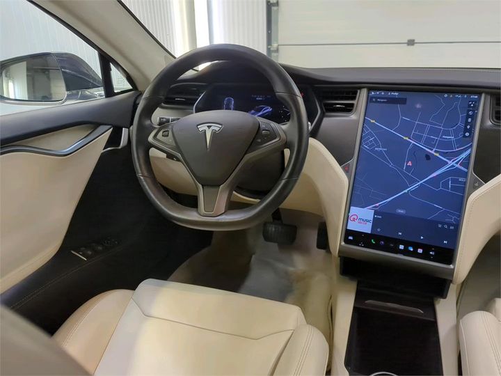 Photo 5 VIN: 5YJSA7E25JF273205 - TESLA S 