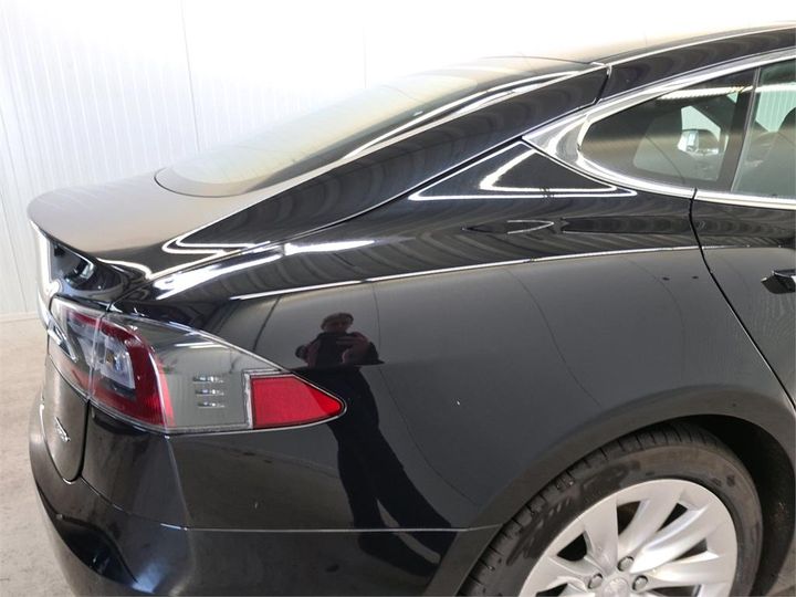 Photo 27 VIN: 5YJSA7E25JF282213 - TESLA S 