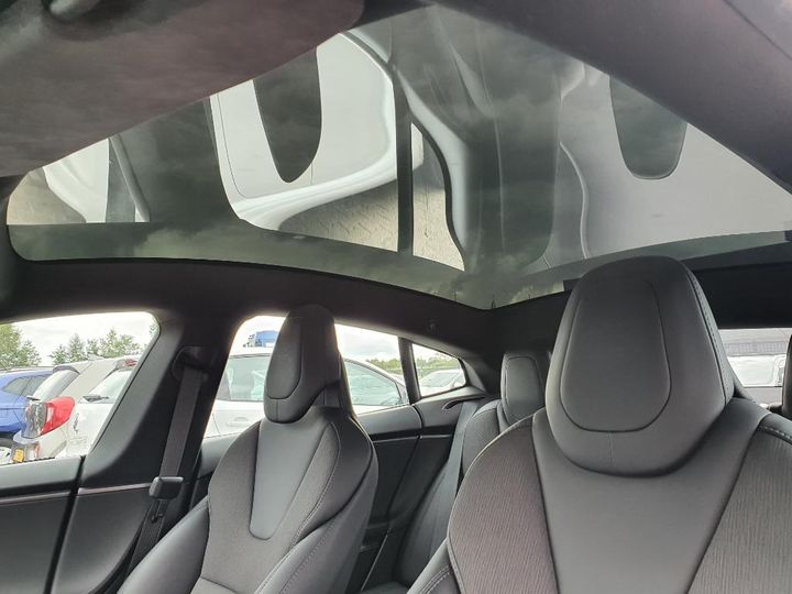 Photo 12 VIN: 5YJSA7E25JF282521 - TESLA MODEL 