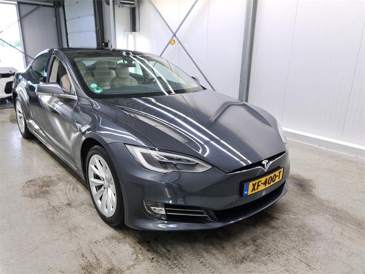 Photo 2 VIN: 5YJSA7E25JF284527 - TESLA S 