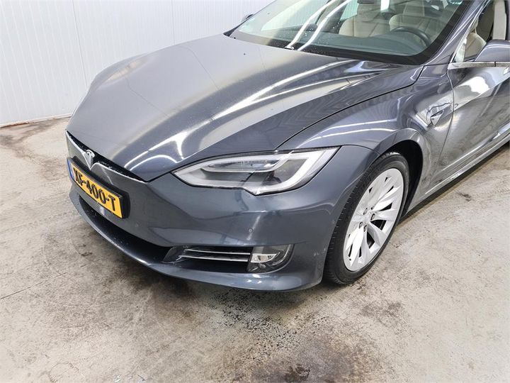 Photo 32 VIN: 5YJSA7E25JF284527 - TESLA S 