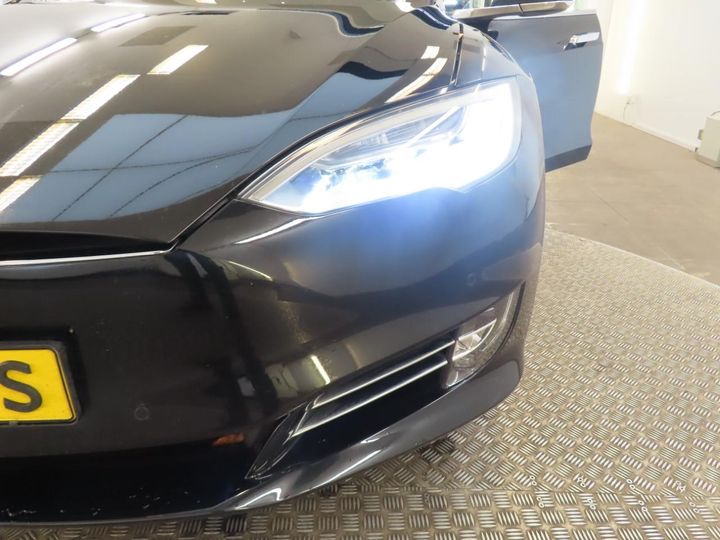 Photo 13 VIN: 5YJSA7E25JF288318 - TESLA MODEL S 