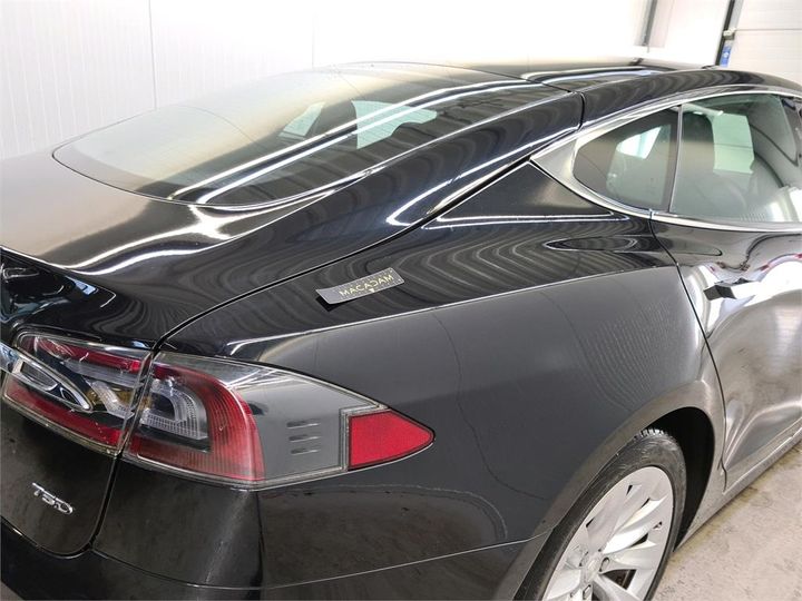 Photo 31 VIN: 5YJSA7E26JF235255 - TESLA S 