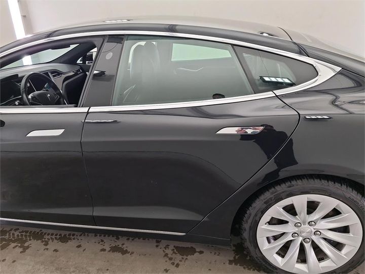 Photo 11 VIN: 5YJSA7E26JF238169 - TESLA MODEL 