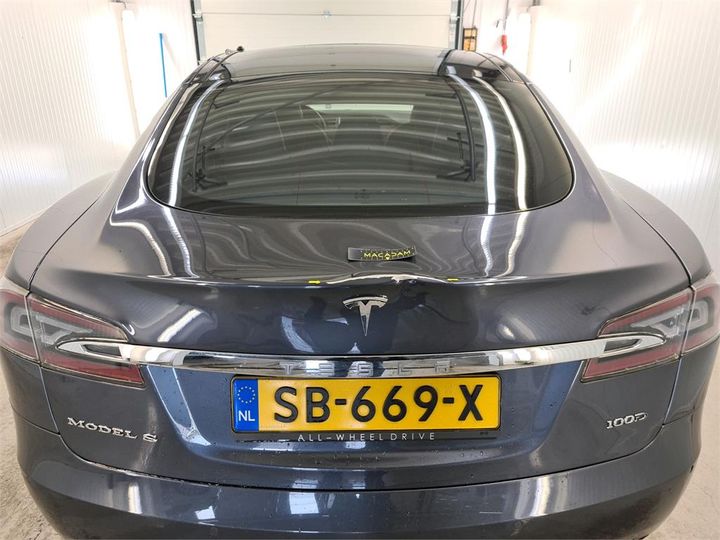 Photo 22 VIN: 5YJSA7E26JF238656 - TESLA S 