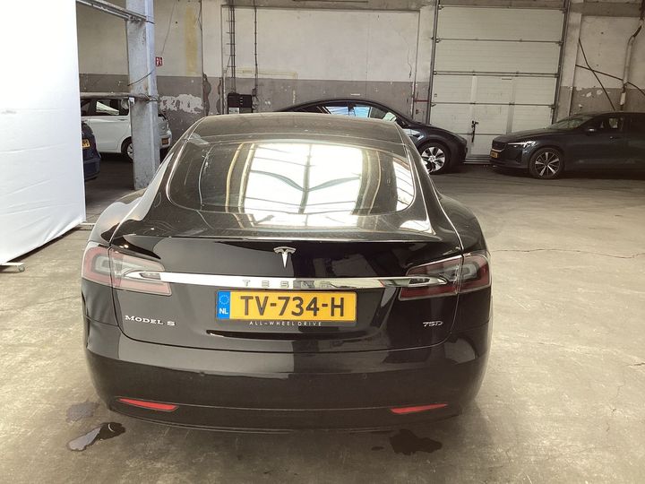 Photo 2 VIN: 5YJSA7E26JF268899 - TESLA MODEL S 