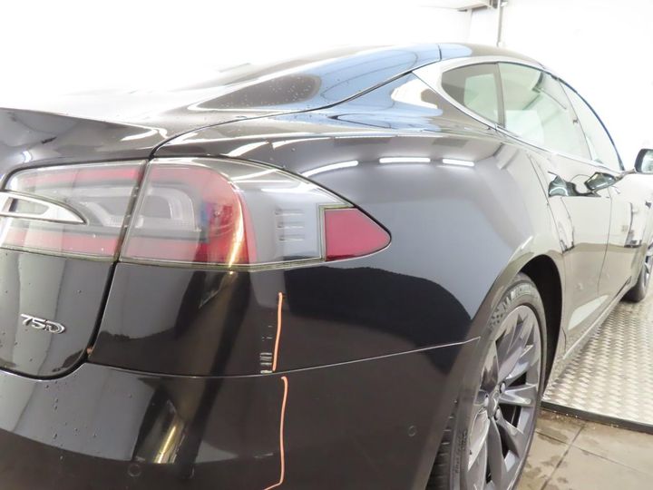 Photo 17 VIN: 5YJSA7E26JF285007 - TESLA MODEL S 