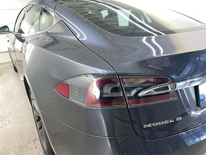 Photo 25 VIN: 5YJSA7E27JF235247 - TESLA S 