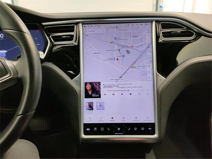 Photo 20 VIN: 5YJSA7E27JF235829 - TESLA S 