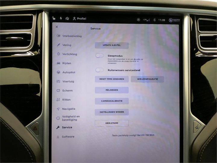 Photo 21 VIN: 5YJSA7E27JF235829 - TESLA S 