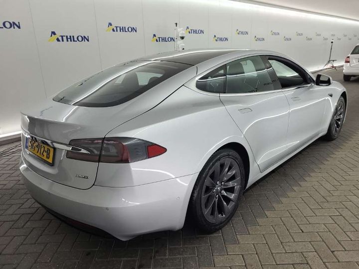 Photo 3 VIN: 5YJSA7E27JF244031 - TESLA MODEL S 