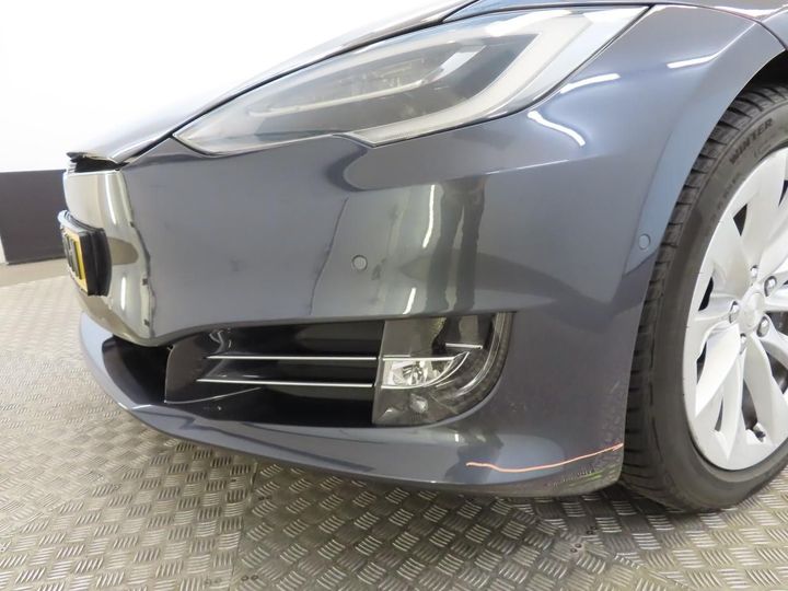 Photo 18 VIN: 5YJSA7E27JF250248 - TESLA MODEL S 