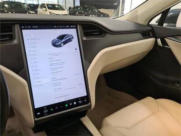 Photo 12 VIN: 5YJSA7E27JF265767 - TESLA MODEL S 