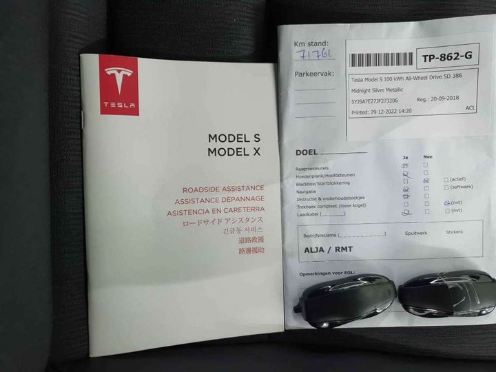 Photo 17 VIN: 5YJSA7E27JF273206 - TESLA MODEL S 