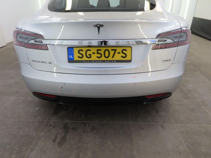 Photo 24 VIN: 5YJSA7E28JF240747 - TESLA MODEL S 