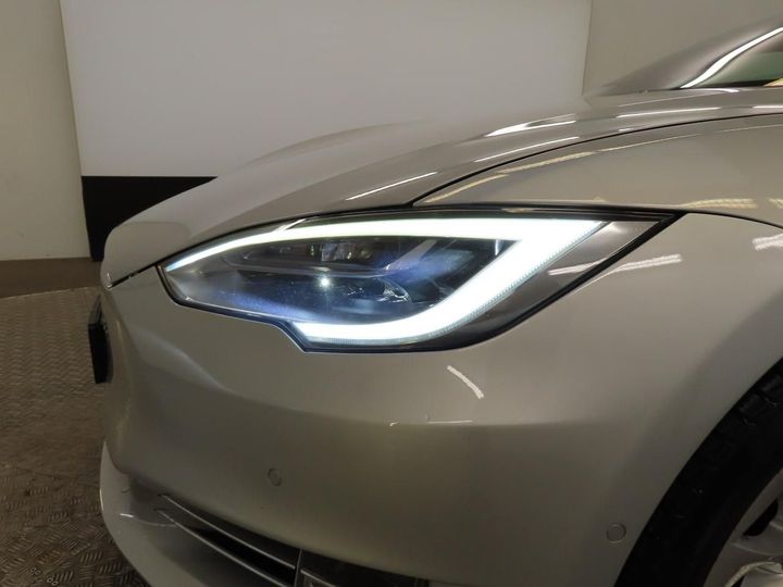 Photo 15 VIN: 5YJSA7E28JF282562 - TESLA MODEL S 