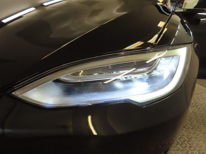 Photo 18 VIN: 5YJSA7E28JF285056 - TESLA MODEL S 