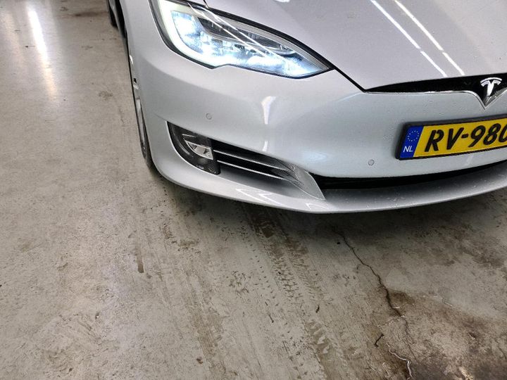 Photo 22 VIN: 5YJSA7E29JF234326 - TESLA S 