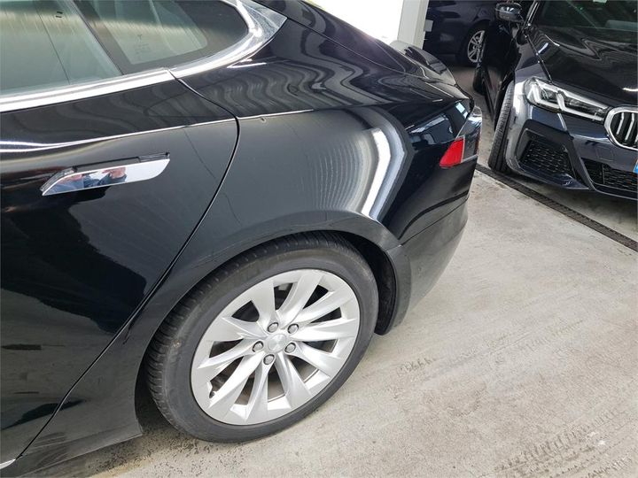 Photo 33 VIN: 5YJSA7E29JF268962 - TESLA S 