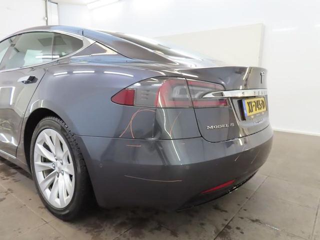 Photo 18 VIN: 5YJSA7E29JF285129 - TESLA MODEL S 