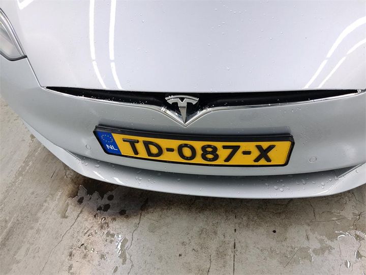 Photo 11 VIN: 5YJSA7E48JF261115 - TESLA S 