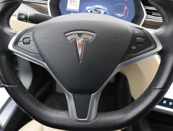 Photo 27 VIN: 5YJSA7H13FFP77634 - TESLA MODEL S 