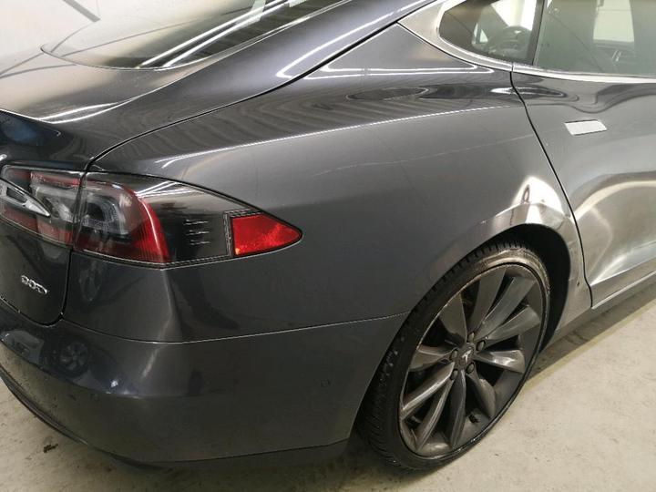 Photo 35 VIN: 5YJSA7V27FF096602 - TESLA S 