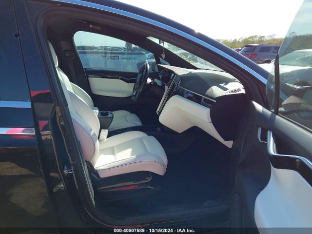 Photo 4 VIN: 5YJXCAE20GF014529 - TESLA MODEL X 