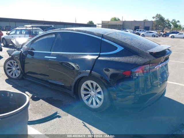 Photo 2 VIN: 5YJXCAE20HF079477 - TESLA MODEL X 