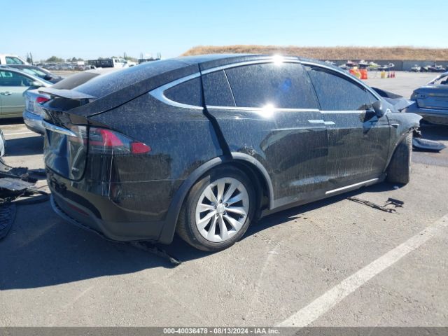 Photo 3 VIN: 5YJXCAE20HF079477 - TESLA MODEL X 