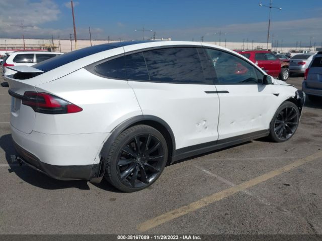 Photo 3 VIN: 5YJXCAE20JF135844 - TESLA MODEL X 