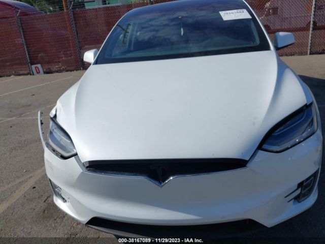 Photo 9 VIN: 5YJXCAE20JF135844 - TESLA MODEL X 