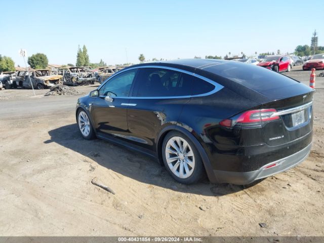 Photo 2 VIN: 5YJXCAE21GF001711 - TESLA MODEL X 