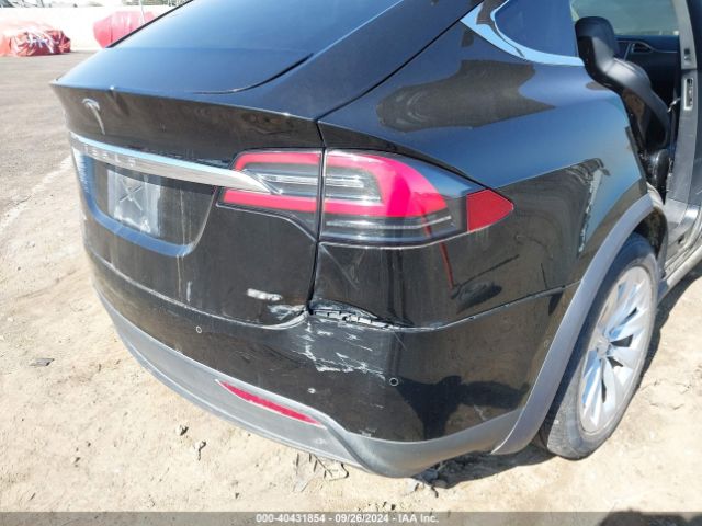 Photo 5 VIN: 5YJXCAE21GF001711 - TESLA MODEL X 