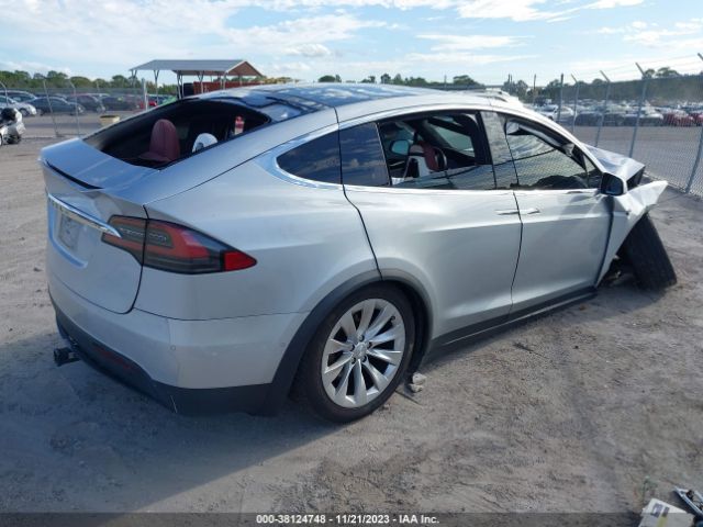 Photo 3 VIN: 5YJXCAE21GF003975 - TESLA MODEL X 