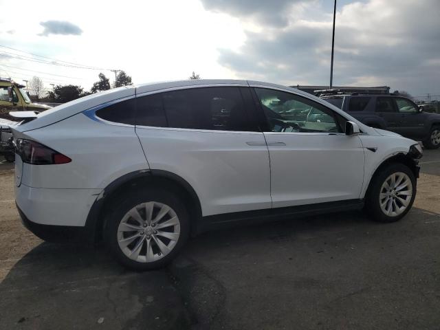 Photo 2 VIN: 5YJXCAE21JF118793 - TESLA MODEL X 