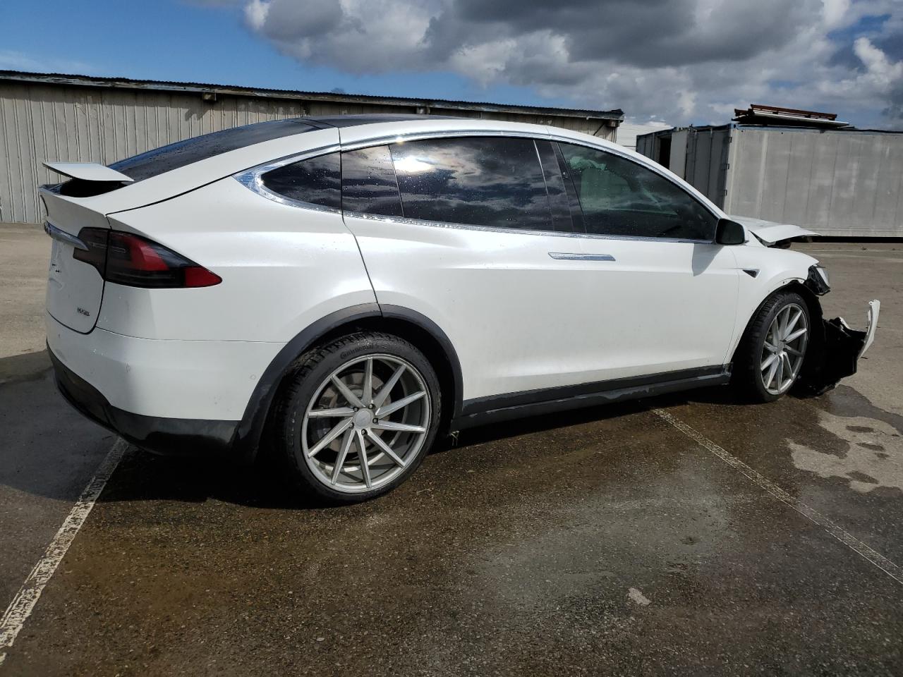 Photo 2 VIN: 5YJXCAE22HF076550 - TESLA MODEL X 