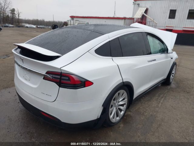 Photo 3 VIN: 5YJXCAE22KF185128 - TESLA MODEL X 