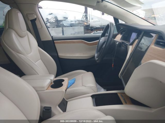 Photo 4 VIN: 5YJXCAE23JF112848 - TESLA MODEL X 