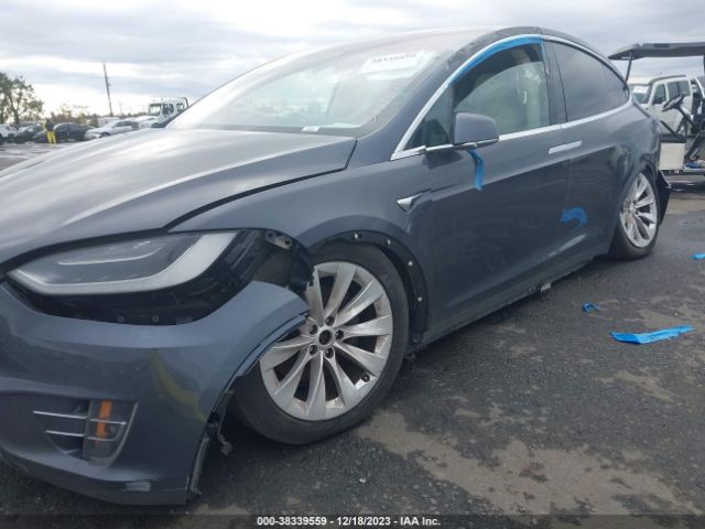 Photo 5 VIN: 5YJXCAE23JF112848 - TESLA MODEL X 