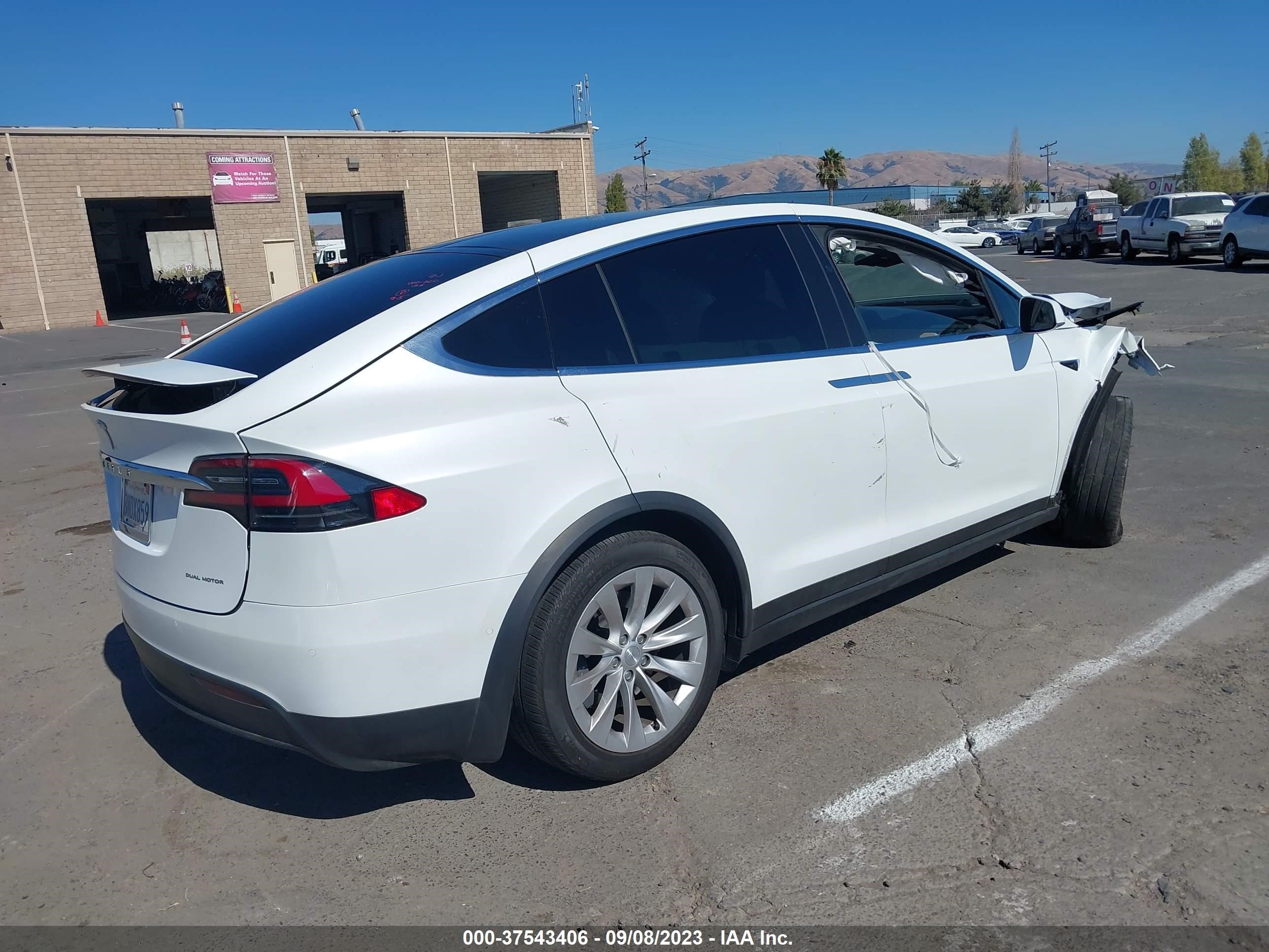 Photo 3 VIN: 5YJXCAE23LF232667 - TESLA MODEL X 