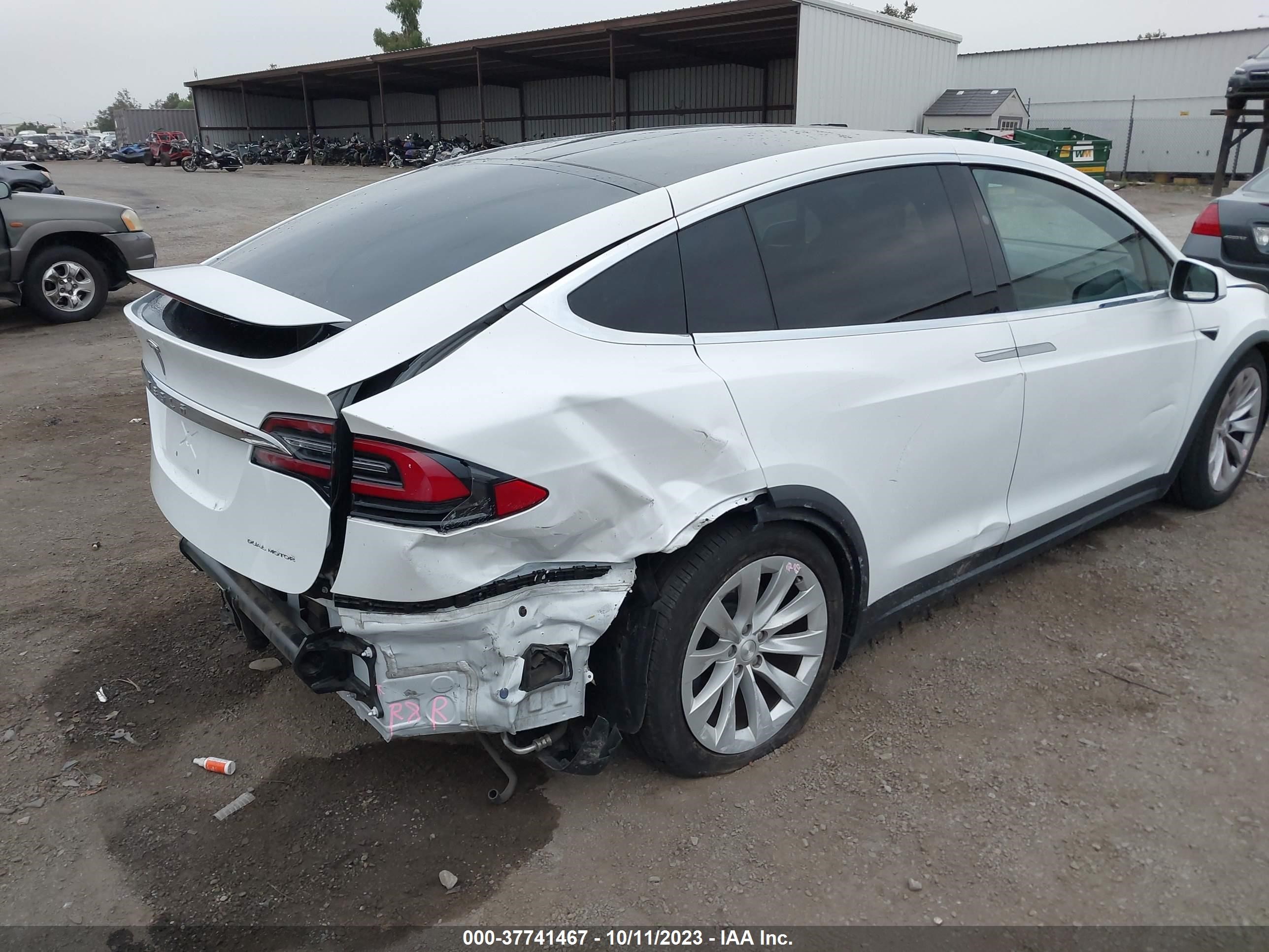 Photo 5 VIN: 5YJXCAE23LF249940 - TESLA MODEL X 