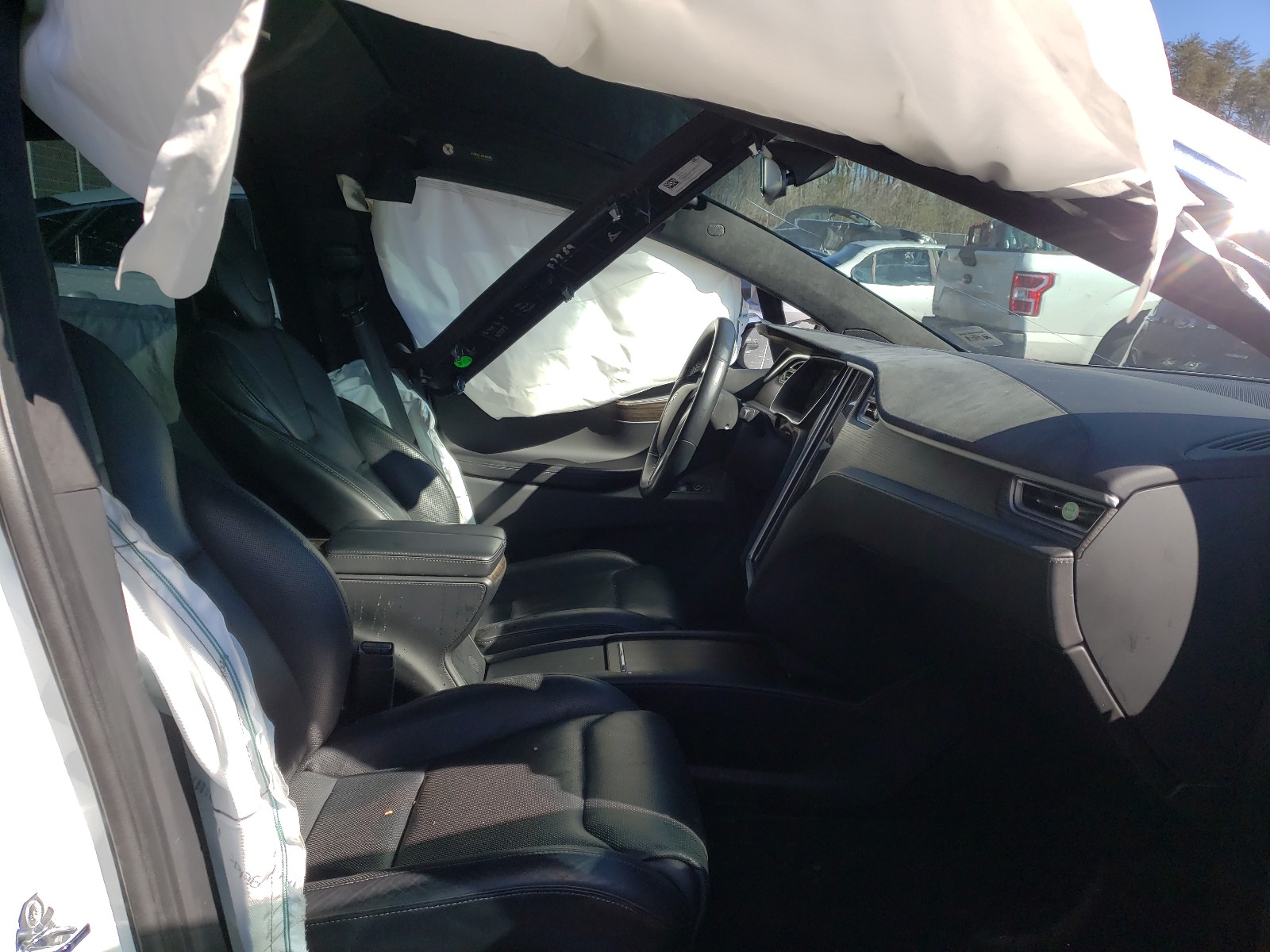 Photo 4 VIN: 5YJXCAE24GF005400 - TESLA MODEL X 