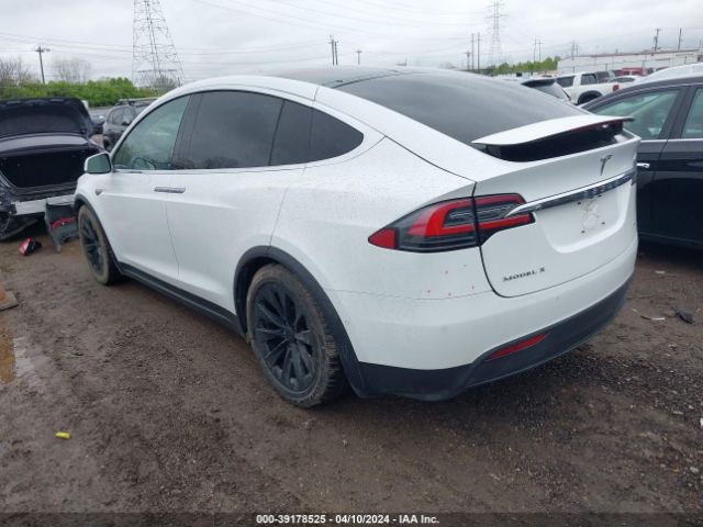 Photo 2 VIN: 5YJXCAE24GF017949 - TESLA MODEL X 