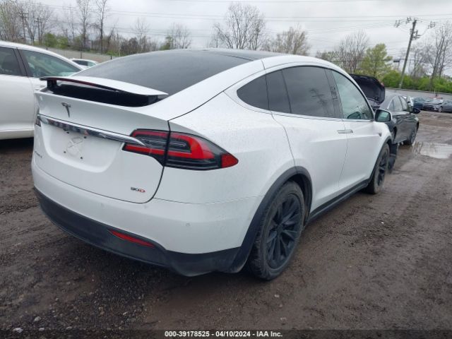 Photo 3 VIN: 5YJXCAE24GF017949 - TESLA MODEL X 