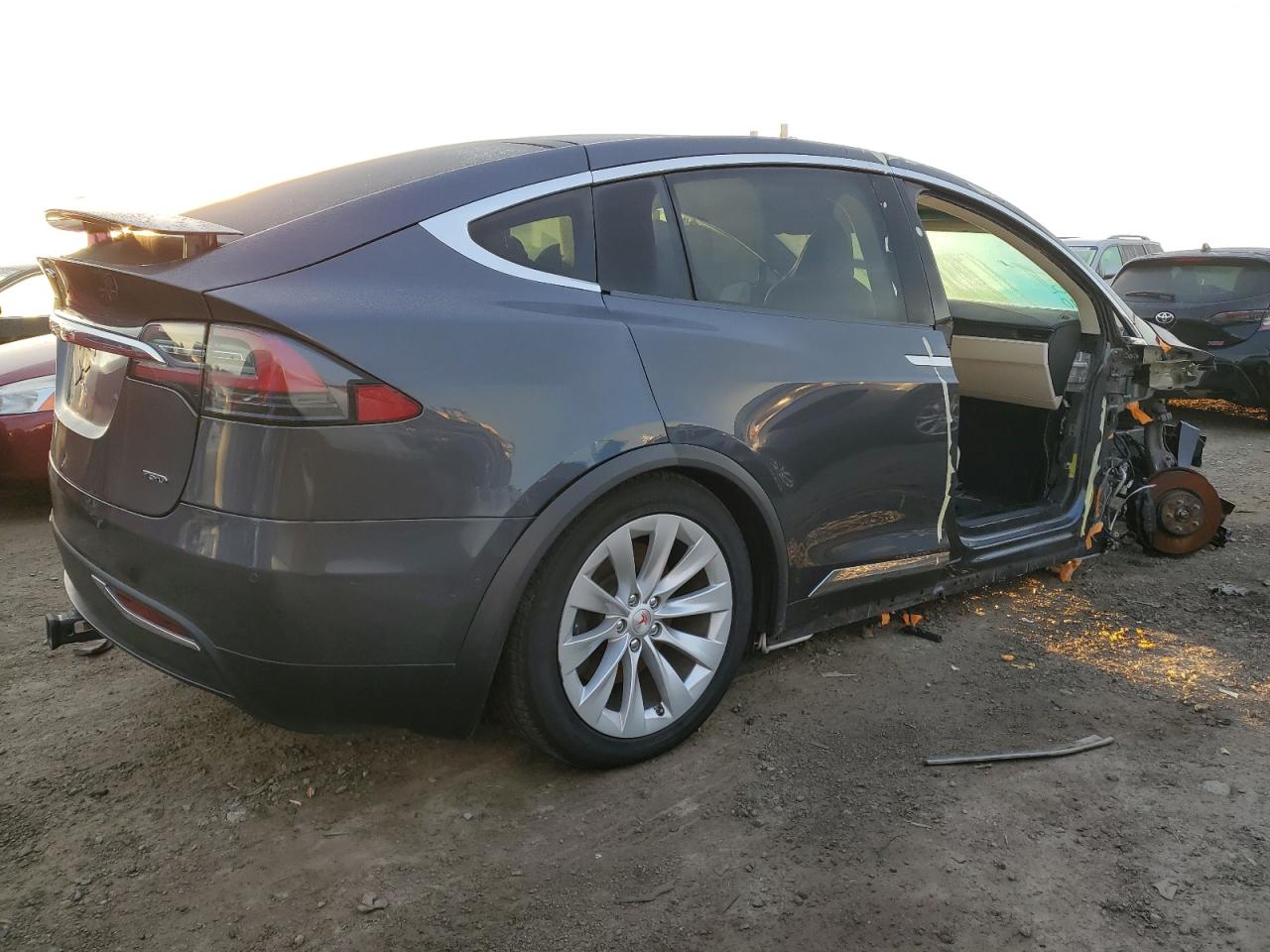 Photo 2 VIN: 5YJXCAE24JF128136 - TESLA MODEL X 