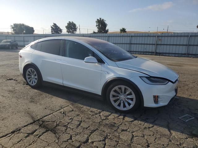 Photo 3 VIN: 5YJXCAE25GF001730 - TESLA MODEL X 