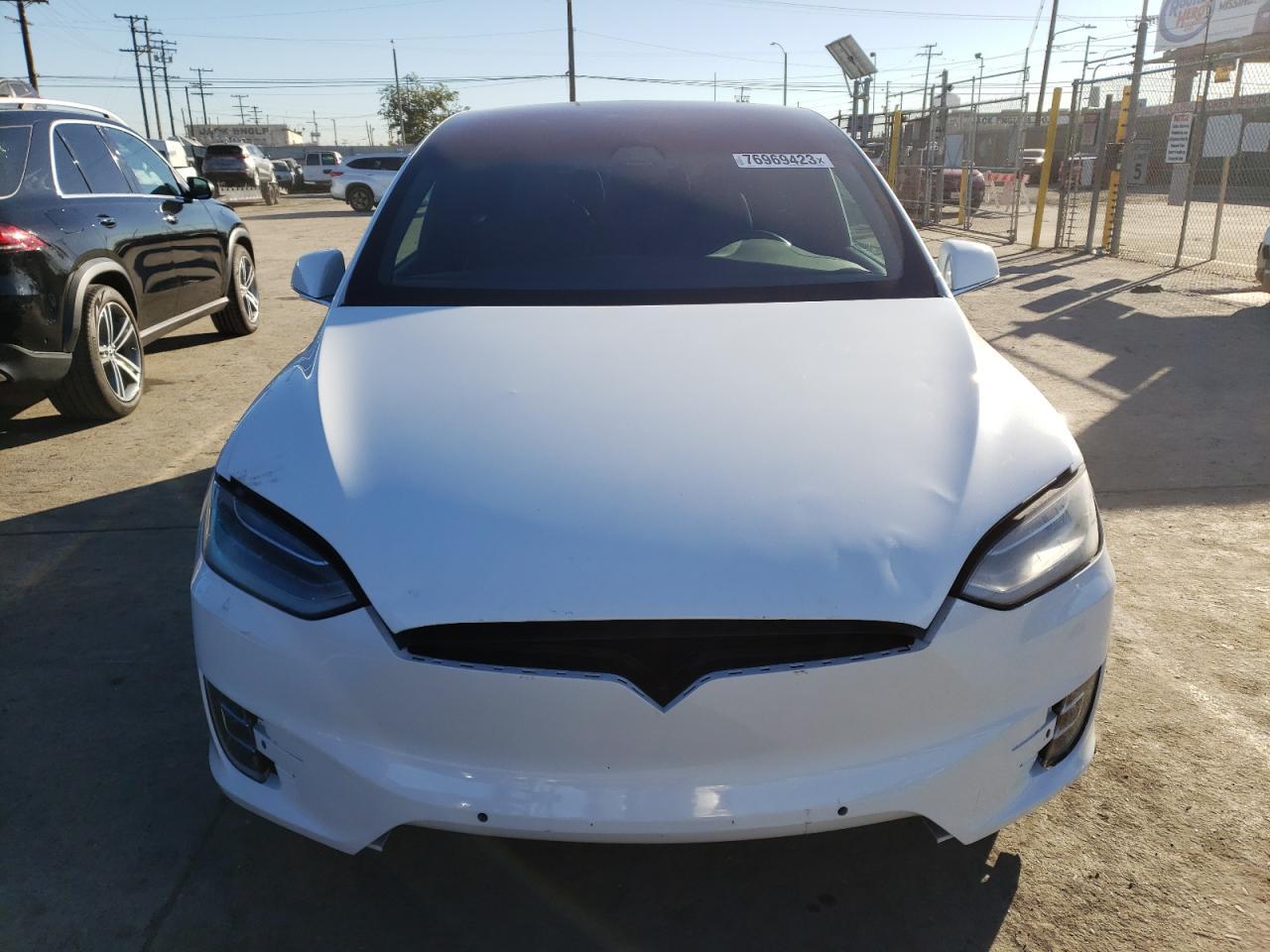 Photo 5 VIN: 5YJXCAE25HF052047 - TESLA MODEL X 